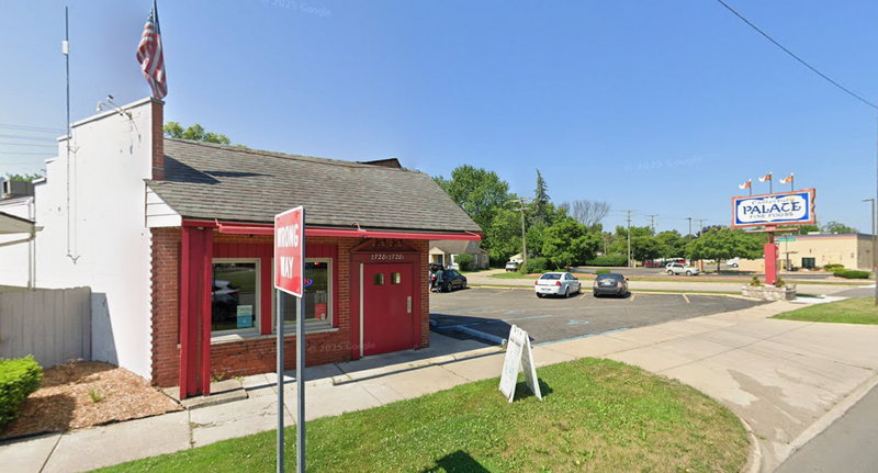 Clock Restaurant - Redford - 27281 Grand River Ave (newer photo)